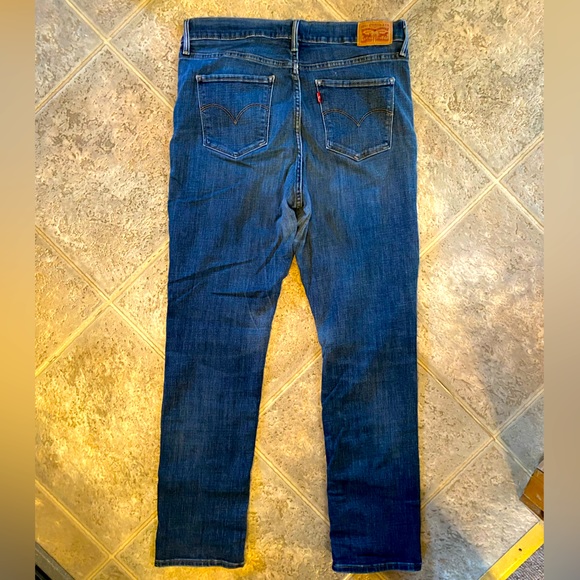 Levi’s Shaping Slim Blue Jeans - Picture 3 of 4